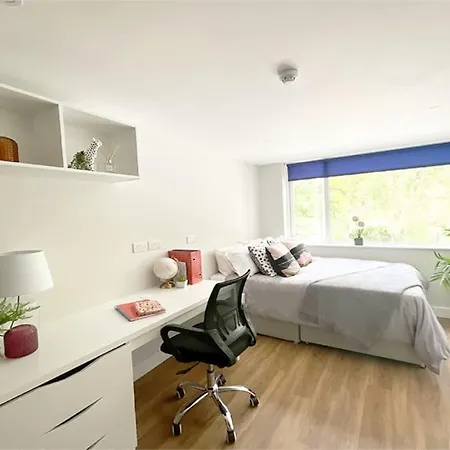 Apartment Fantastic En-suite In Bradford With Kitchen Access *