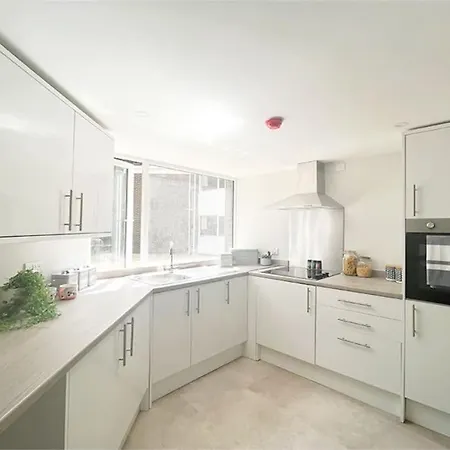 Apartment Fantastic En-suite In Bradford With Kitchen Access